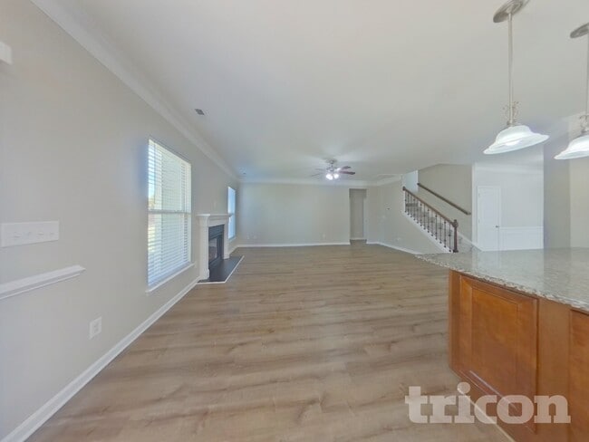 Foto del edificio - 3019 Burgess Dr