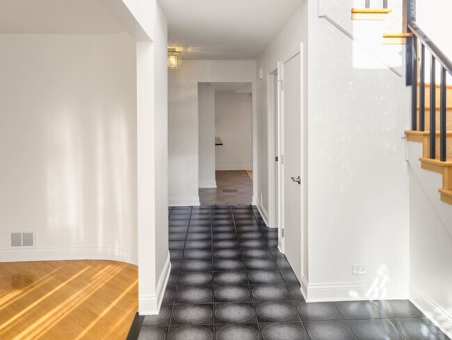 Foto del edificio - 3320 Lakewood Ct