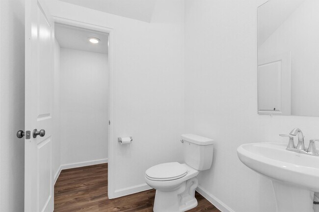 Building Photo - 677 Royal Arch Dr