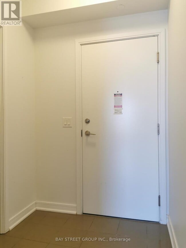 Building Photo - 9205 Yonge St