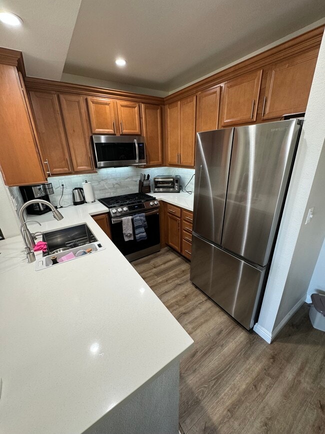 Building Photo - 23615 Del Monte Dr