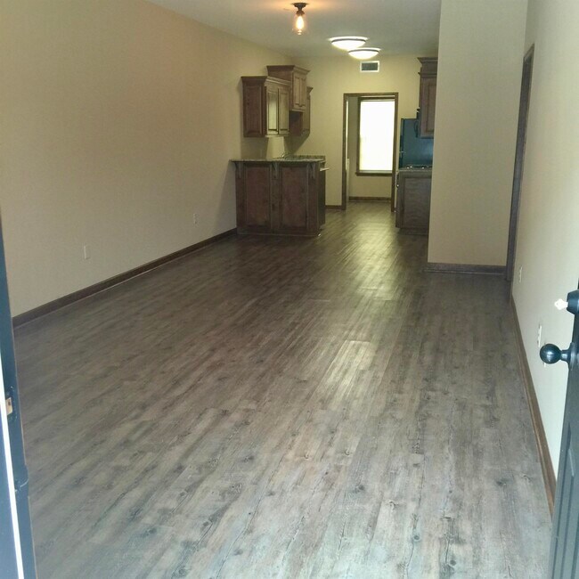 Foto del edificio - 641 W McNeese St