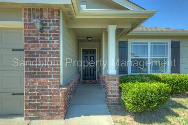 Foto del edificio - FOR LEASE | Jenks | 4 Bed, 2.5 Bath | $184...