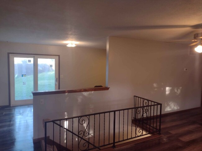 Foto del edificio - 433 Meadowbrook Dr