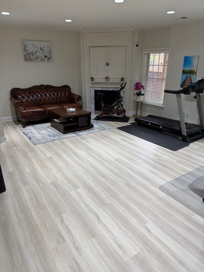 Building Photo - 5447 Serviceberry St