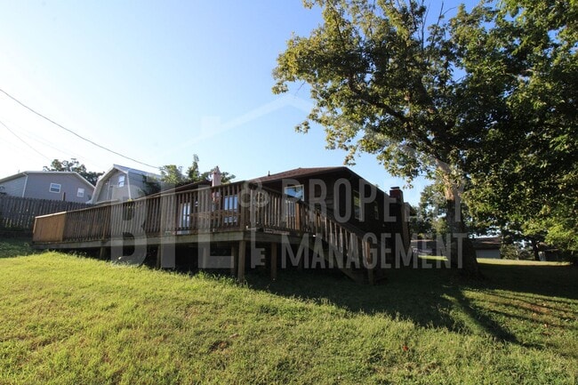 Building Photo - 231 Othello Ln
