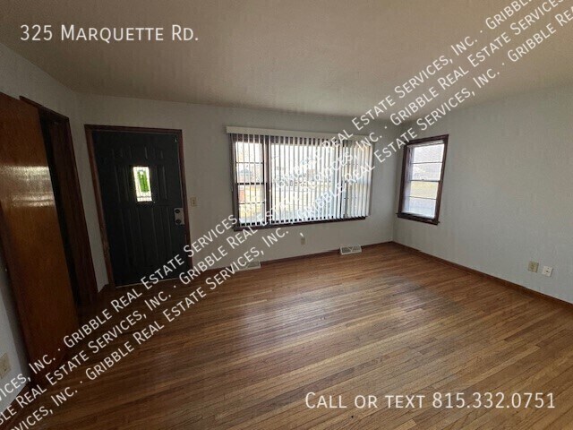 Foto del edificio - 325 Marquette Rd