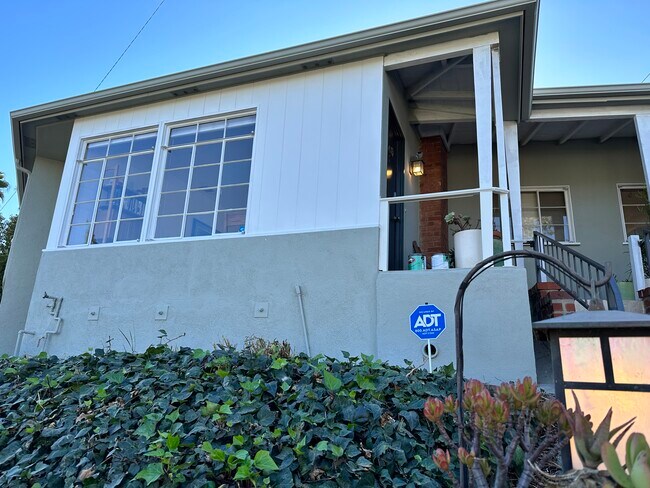 Foto del edificio - 1544 Murray Dr
