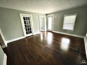 Building Photo - 57 Fennell St