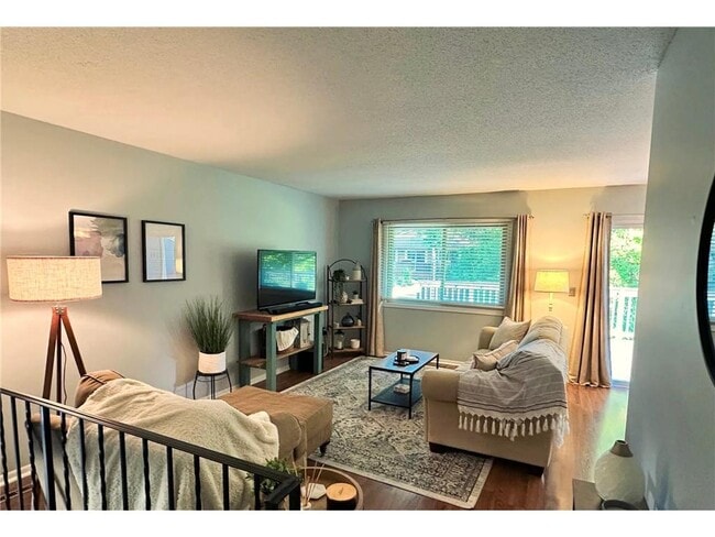 Building Photo - 7592 Zinnia Way N