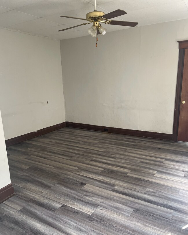 Living room - 4149 Chambers St