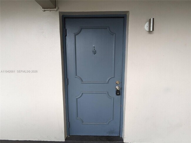 Foto del edificio - 8051 S Colony Cir