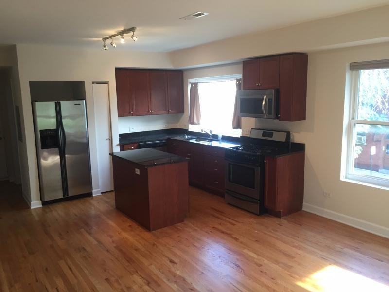 Primary Photo - Fantastic and spacious 3bed/3ba in Lake view!