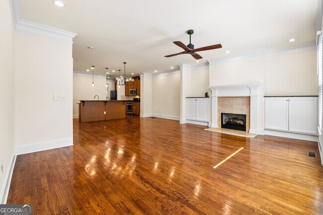 Foto del edificio - 213 Knob Hills Cir