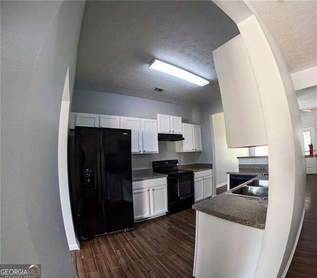 Foto del edificio - 6412 Ellenwood Dr