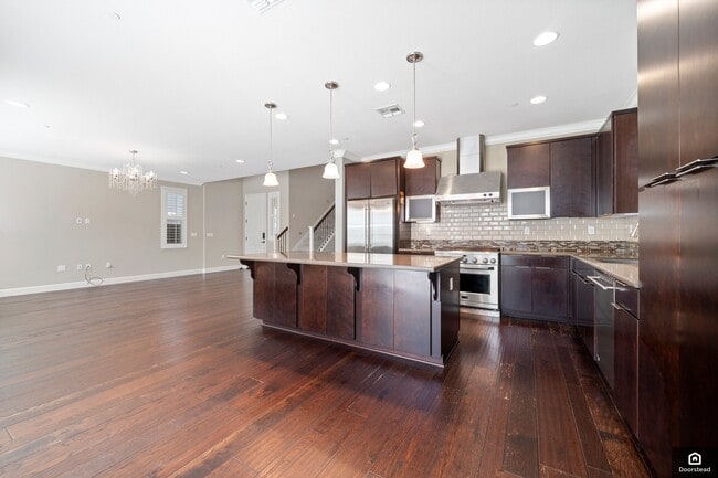Building Photo - 6101 Sunstone Dr