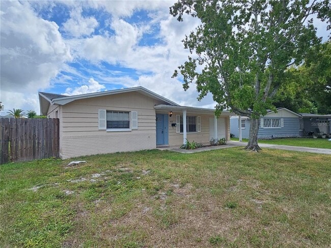 Building Photo - 4332 Newbury Dr