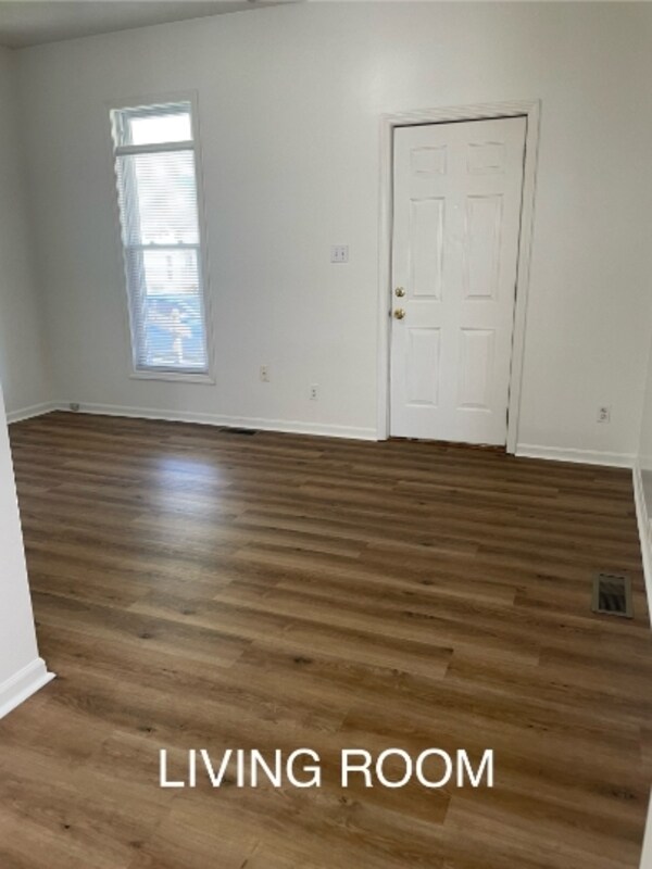 Foto del edificio - 219 E 13th St