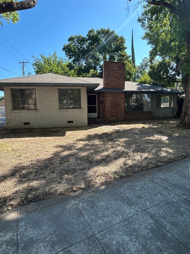 Primary Photo - 1020 Warner St