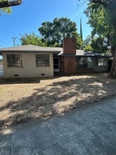 Building Photo - 1020 Warner St