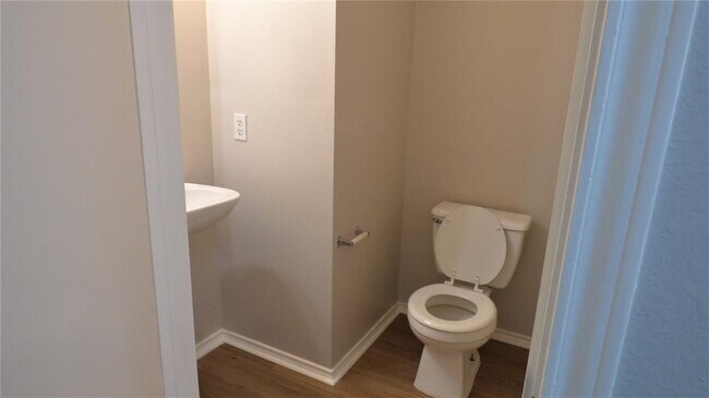 Foto del edificio - 3919 Starbridge Pointe Ln