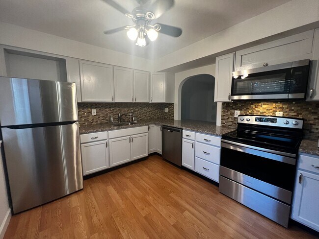 Foto del edificio - Amazing 4 BR/3.5 BA Townhome in Columbia!