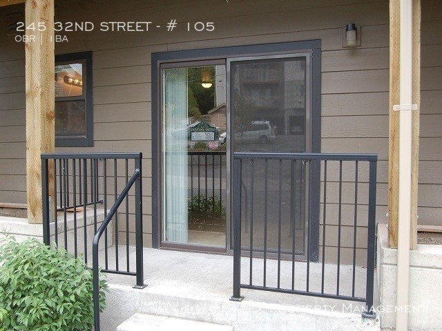 Building Photo - Stoneway Apartments