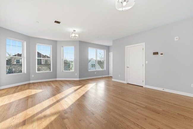 Photo - 19 Simon St Apartment