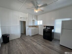 Building Photo - 1027 1/2 W 2nd Street Unit