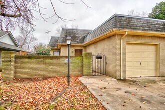 Building Photo - 2244 Donna Dr