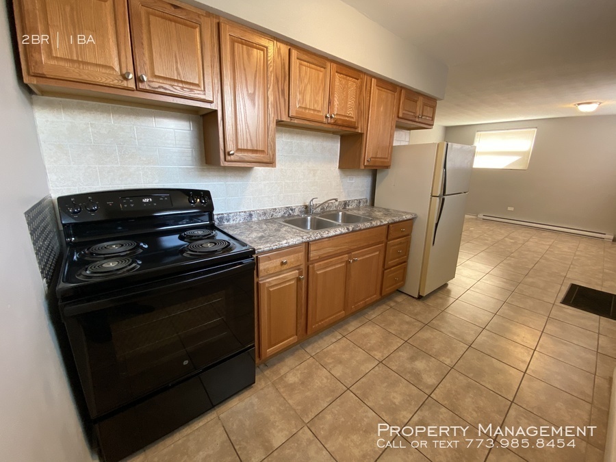 Primary Photo - Large Brand New Corner Unit Remodeled 2-Be...