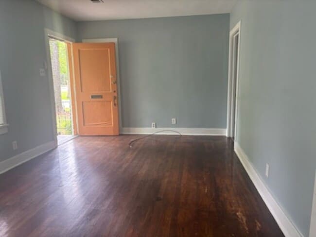 Foto del edificio - 4833 Churchill Dr