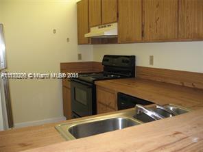 Foto del edificio - 827 Twin Lakes Dr