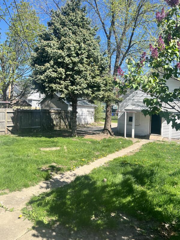 Primary Photo - 1414 8th Ave SE