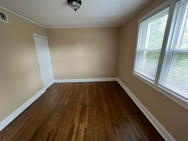 bedroom #1 - 156 Washington Ave