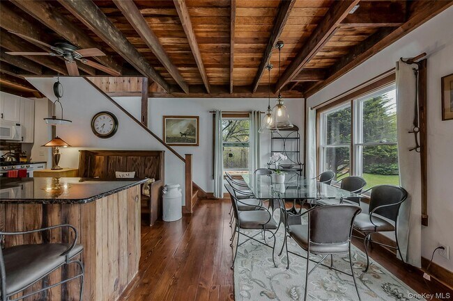 Foto del edificio - 5 Jessup Ln