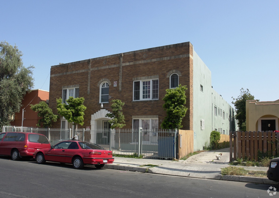 Primary Photo - 5522 Sierra Vista Ave