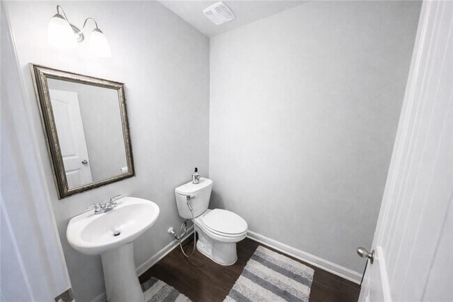Foto del edificio - 182 Woodhouse Cir