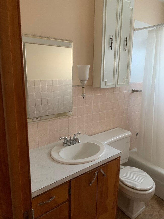 Building Photo - 601/603 9th St NW