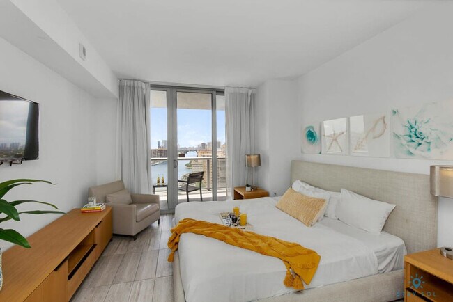 Foto del edificio - 2602 E Hallandale Beach Blvd
