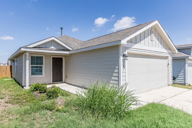 Building Photo - 707 Ambush Ridge