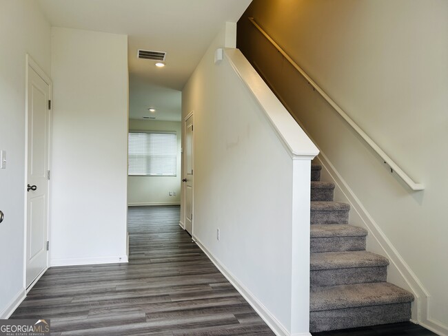 Foto del edificio - 307 Aldgate Wy