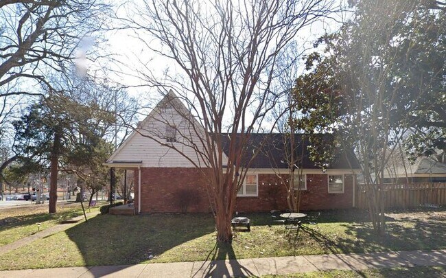 Building Photo - 551 S Goodlett St