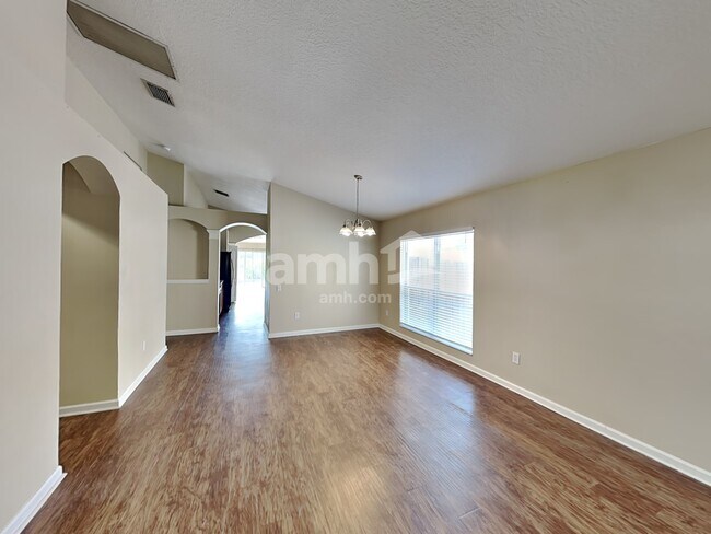 Building Photo - 13136 Early Run Ln