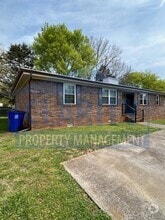 Building Photo - 740 Village Green Dr