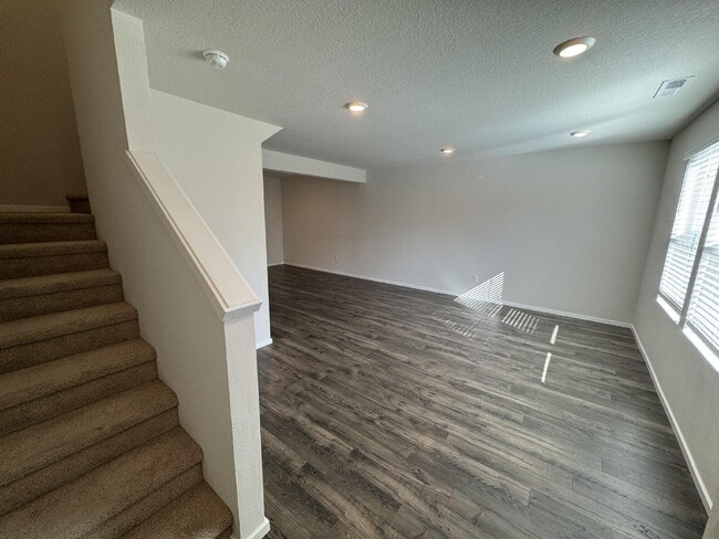 Photo - Newer Townhouse in Saddle Club Estates with 2-Car Garage – Nearby Winco, Fred Meyers & Schools