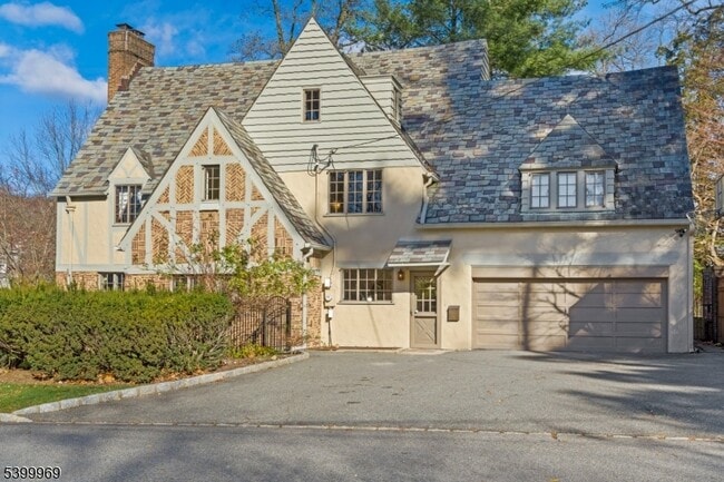 Foto del edificio - 107 Clinton Ave