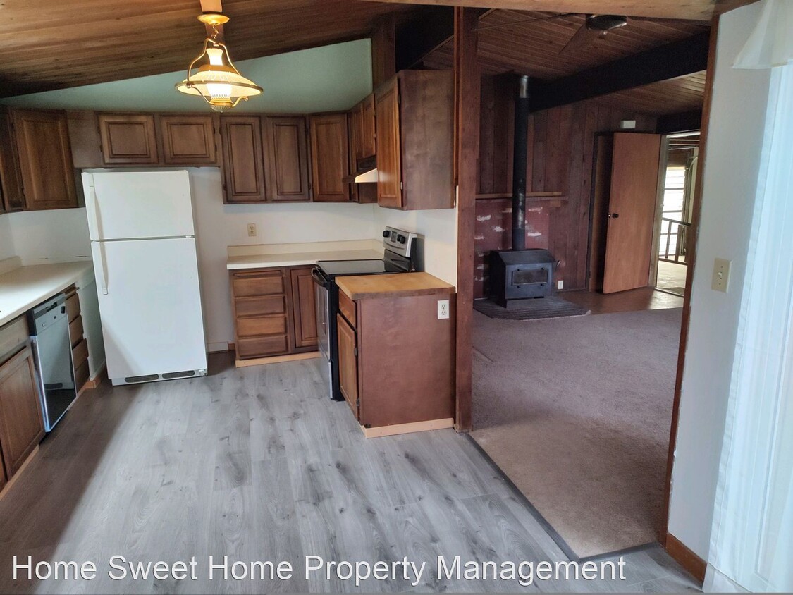 Primary Photo - 2 br, 1 bath House - 325 Clover Creek Ave NW