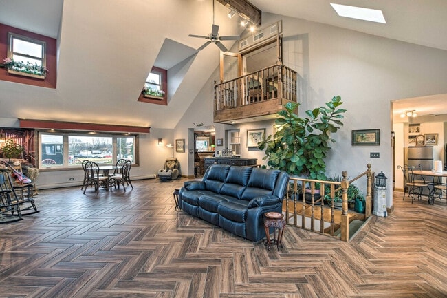 Building Photo - 27W272 E Devon Ave