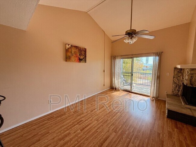 Foto del edificio - 2555 Clear Acre Ln